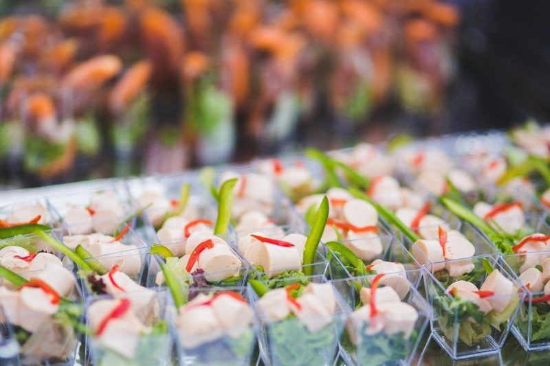 Anlita cateringfirma till företagsfesten